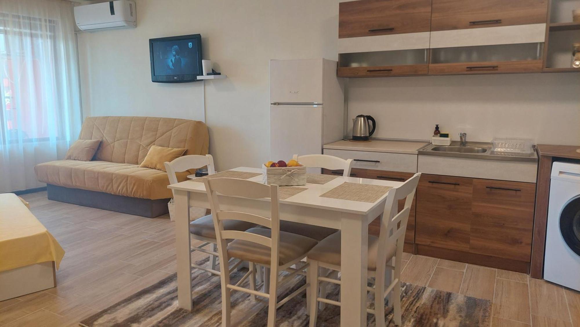 Krimski Apartment - Free Private Parking Varna Exteriör bild